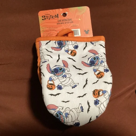 Disney Set of 2 Kitchen Towels and 2 Mini Mitts Bundle New - Picture 3 of 9